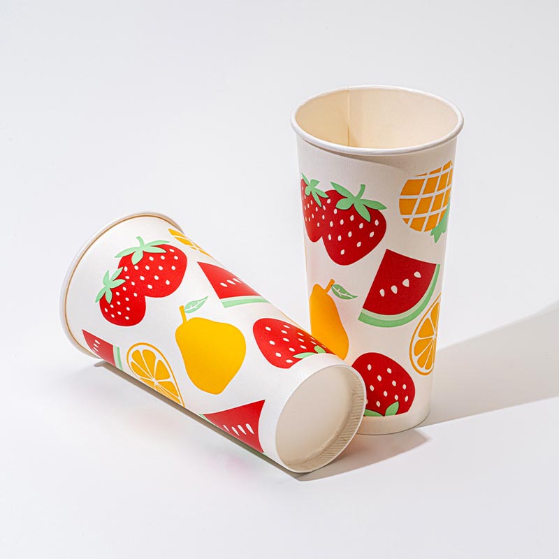 Cangkir kertas minuman dingin
